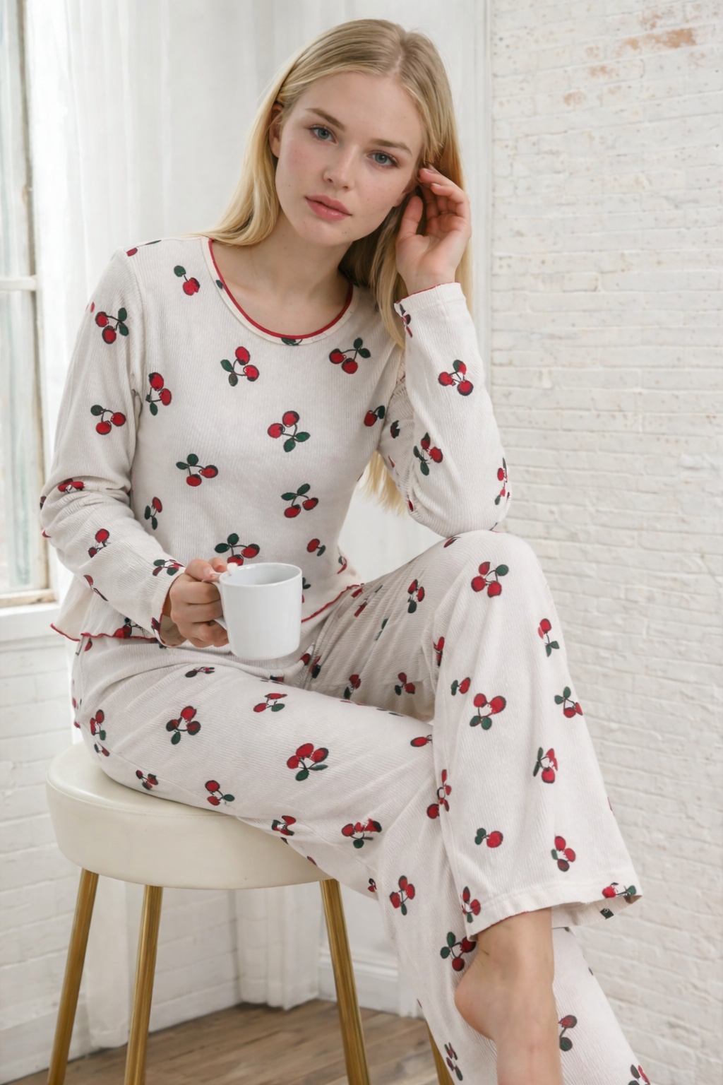 Kadın Uzun Kollu Bisiklet Yaka Desenli Burgu Bluz Ve Pijama Ikili Takım