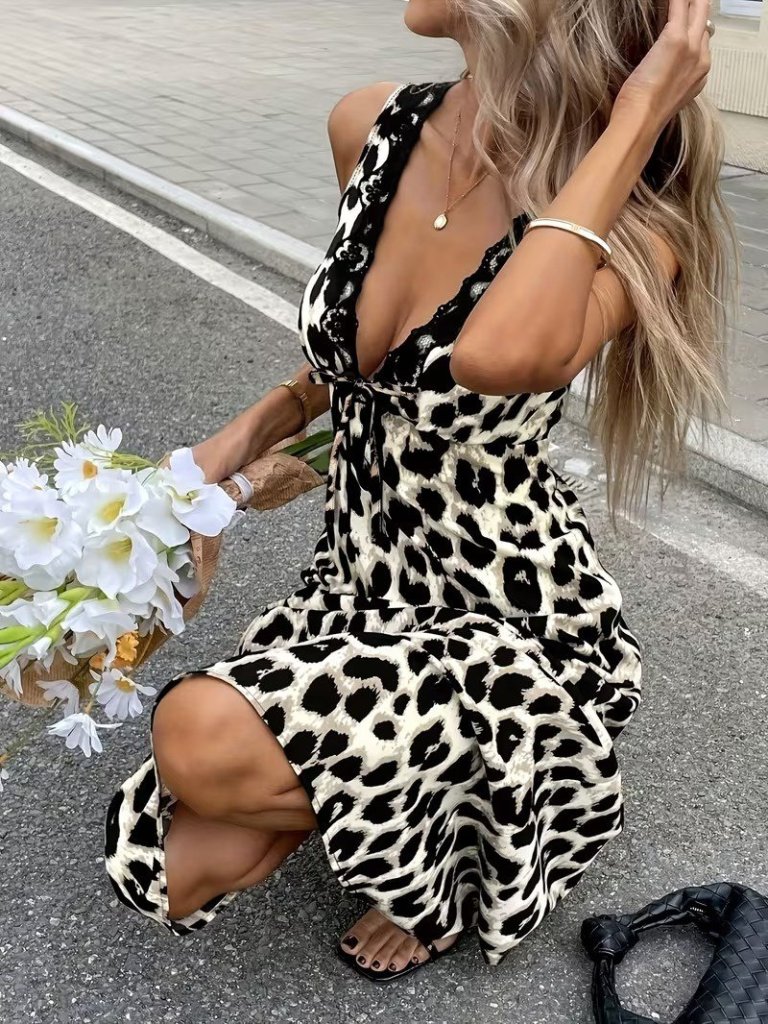 Kadın Askılı Derin V Dantelli Yakalı Bağcıklı Süprem Uzun Elbise